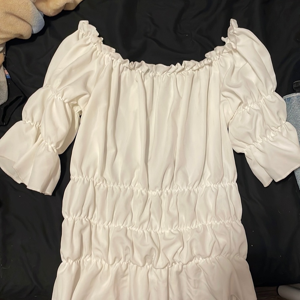 Puffy white top